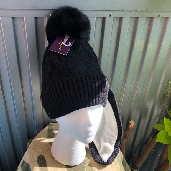 POM POM BEANIE - Picture 7 of 10